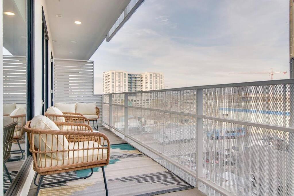Stylish Downtown Condo W/ Pool & Parking Nashville Exterior foto